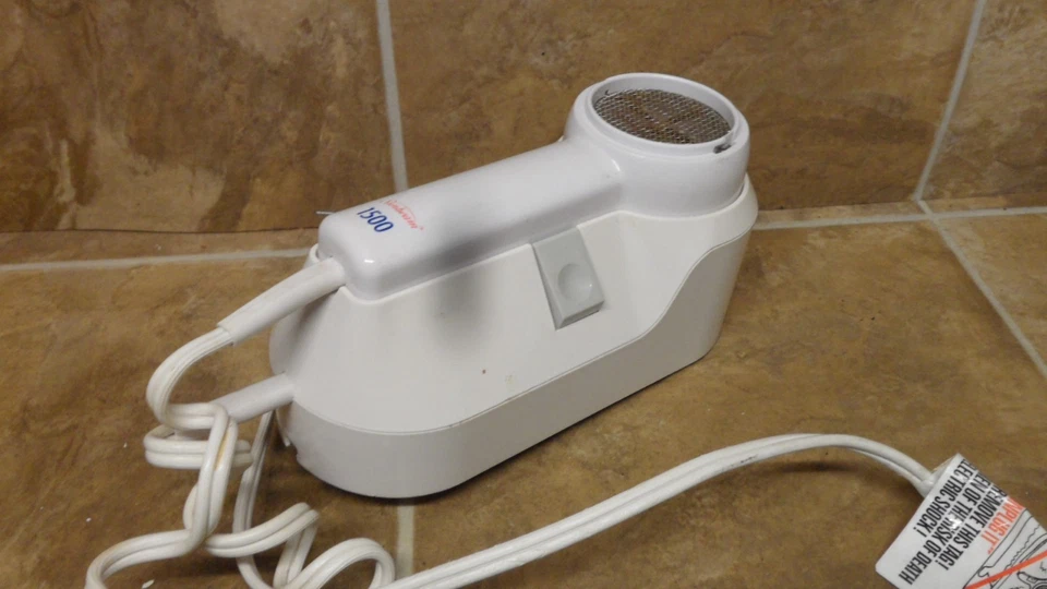 Secador de pelo compacto Sunbeam 1500 montaje en pared estilo hotel Foto 2 de 4