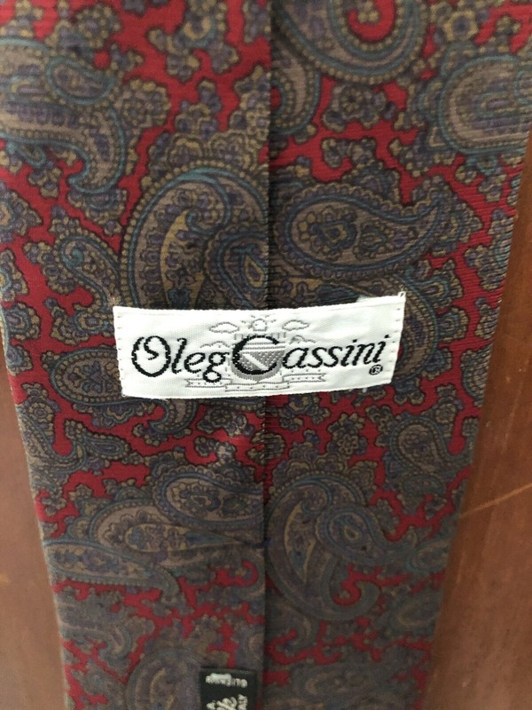 Oleg Cassini 100% Silk Vintage Tie