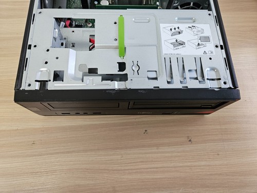 Fujitsu Esprimo E420 E85+ - i5-4430 - 500GB HD - 4GB Ram - GeForce 210 1GB - Picture 10 of 22