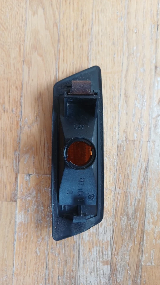 Indicador repetidor lateral BMW E31 8 SERIES 840ci 850i 850csi DIREITO 63131383036 NLA - Imagem 3 de 4