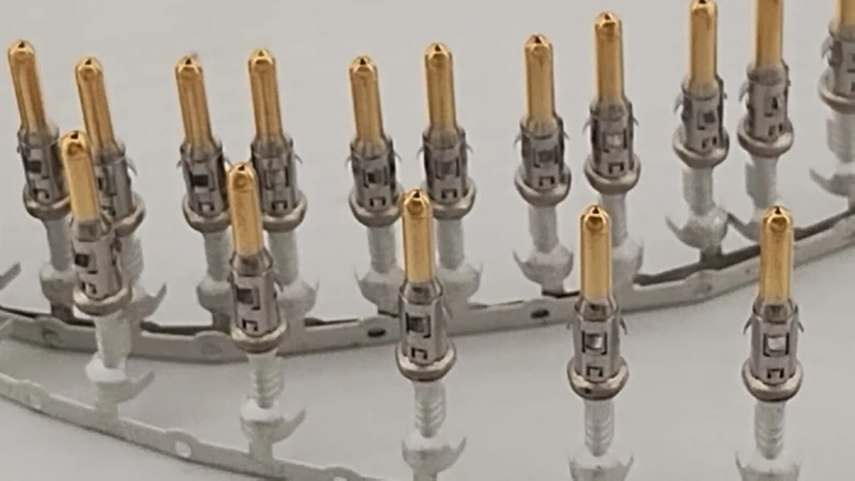 ≈700 piezas CT ITT APK-PB25H10-002 Pin Contacto Tamaño 2,5 mm Crimpado Dorado Foto 3 de 4