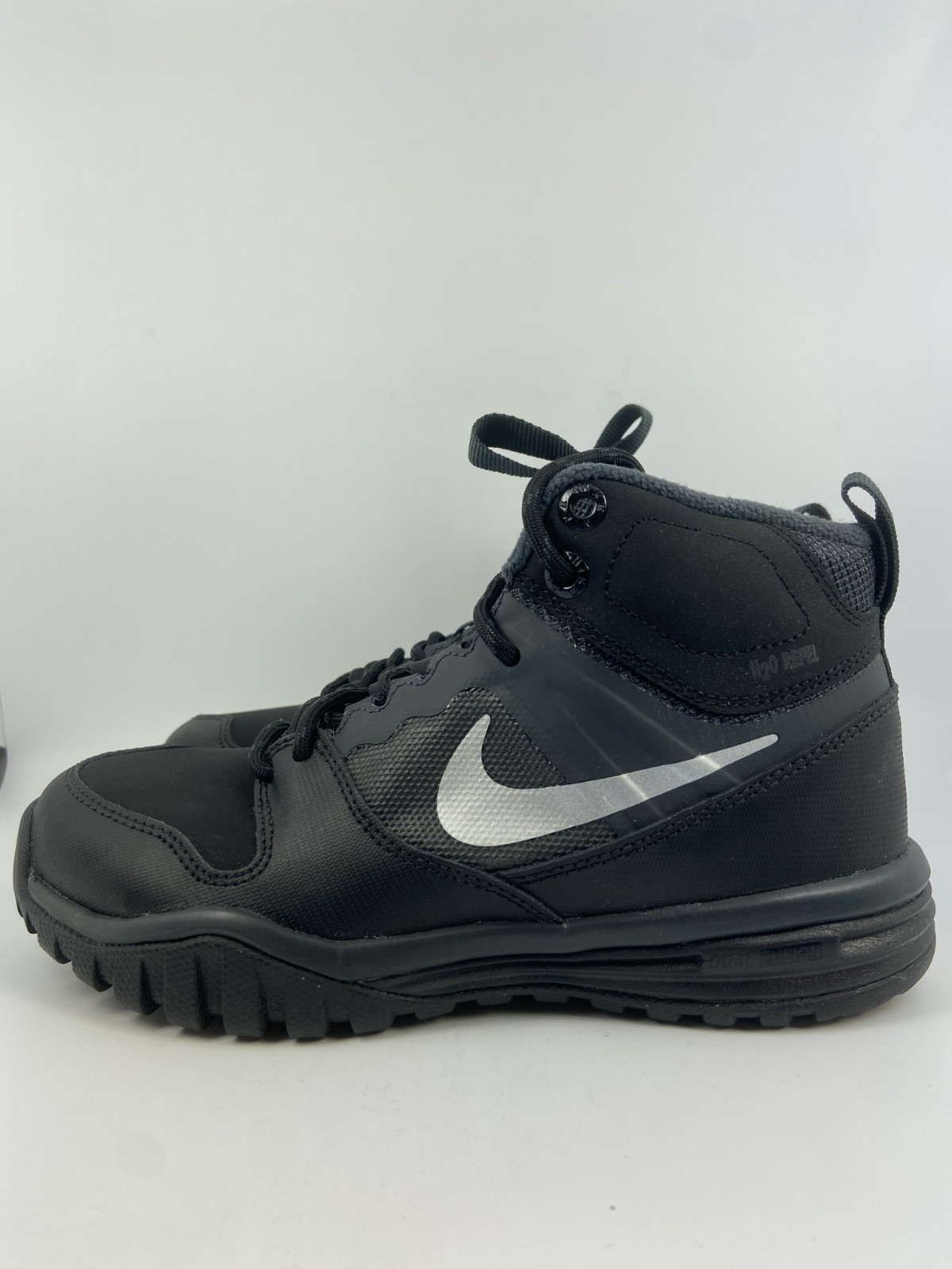 685622-001 (PS) Size 1 Youth Nike Dual Fusion Hills Mid Black/Metallic Silv -NIB thumbnail 3