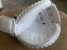 Sacco 34in Softball/baseball Catchers Mitt. RHT. NWT. Retail $300+