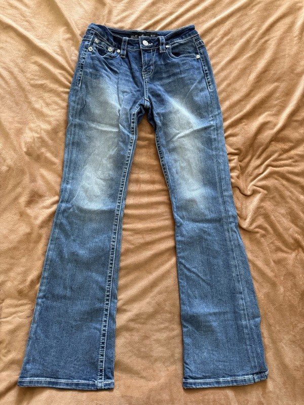 Stella in Dreams Mid Rise Bootcut Light Wash Jeans Embellished Pockets Size 5/27