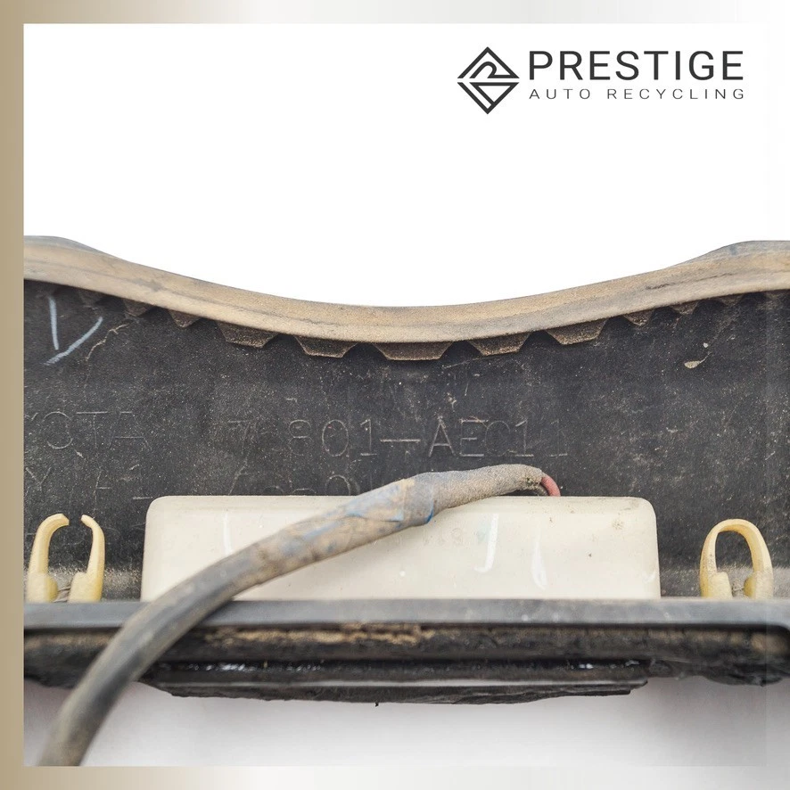 2005–2010 TOYOTA SIENNA Tailgate Liftgate Garnish Moulding Trim 76801-AE011-B2 Foto 4 de 4