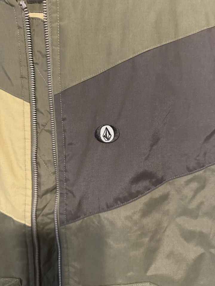 Army Green Volcom Nylon Vest Mens Large - Image 2 of 4