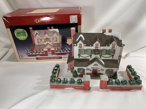 Christmas Village Light up House Building LEMAX Dickensvale LIMITED W/Brick Wall - Picture 2 of 19