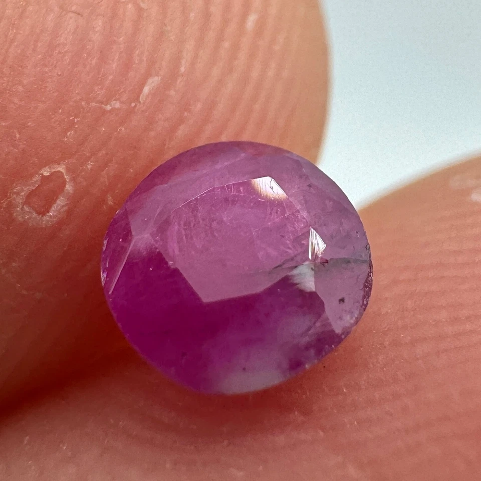 0.85 Carat Natural Faceted Ruby Gemstone from Jegdalek Afghanistan - Image 2 of 4