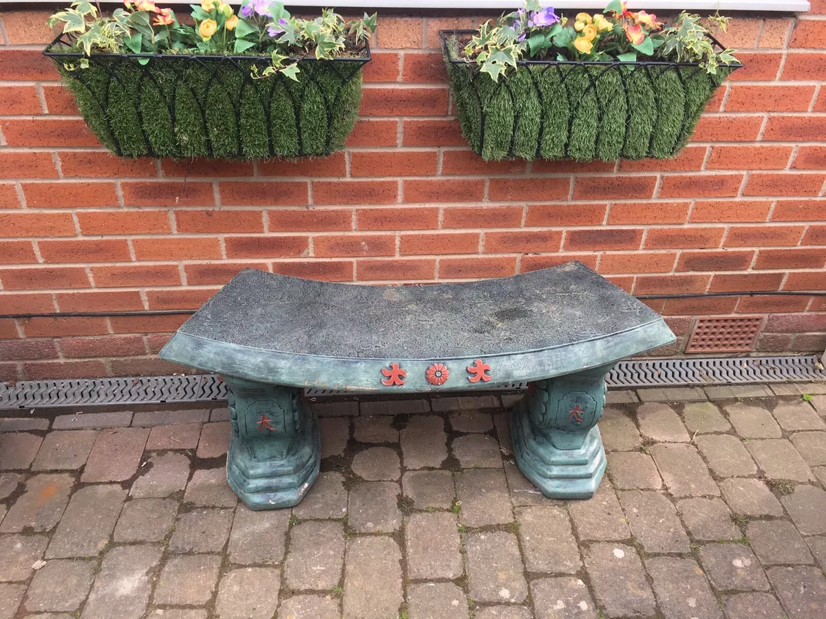 Curved concrete garden sale bench