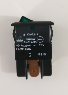 Arrow E110MR21J Schalter Grün 6A 250VAC SPST OnOff  OM588