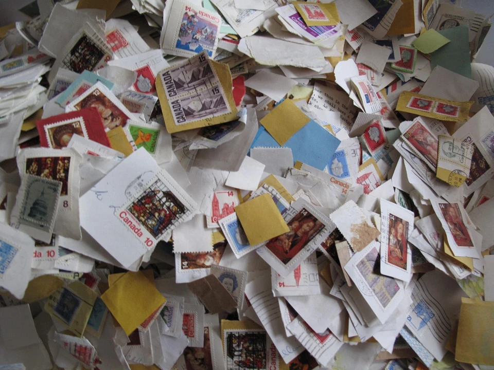 Lote a granel de estampillas sin marcar de 23 libras de acumulación en caja de EE. UU. y en todo el mundo Foto 2 de 4