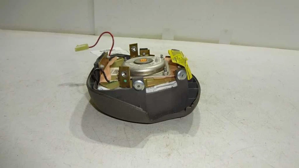 Driver Left Steering Wheel Airbag 30025950 Fits 1999-2004 Chevy Tracker 491031 - Image 4 of 4