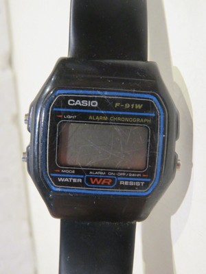 alte Armbanduhr Casio F-91W Quarz Water Resitant für Ersatzteile