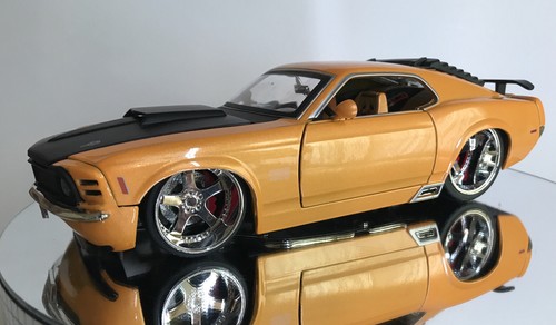 JADA BIG TIME MUSCLE 1970 FORD MUSTANG BOSS GIALLO 1/24 DUB CITY DA COLLEZIONE - Foto 3 di 12