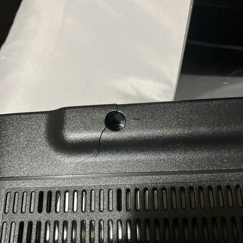 Polaroid P32LED13 32" INCH HD Ready(720p) LED Tv. Freeview, USB Playback. Used. - Image 2 of 3