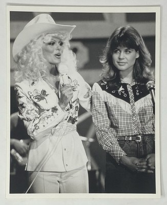 LONI ANDERSON Linda Hamilton 8x10 Glossy Black White Publicity Photo Reprint