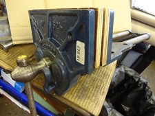 Record wood vice 52 1/2