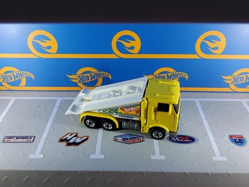 Vintage 1992 Hot Wheels Ramp Truck Yellow 24Hr Towing Diecast