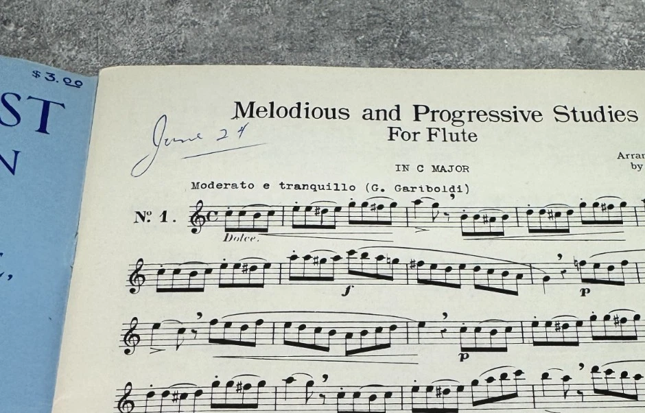 Estudios melodiosos y progresivos para flauta LIBRO 1 revisado por ROBERY CAVALLY 1958 Foto 4 de 4
