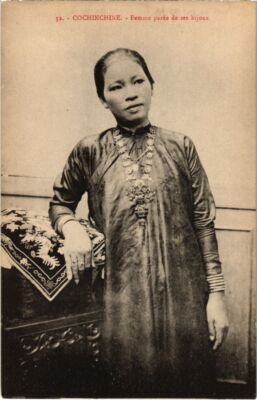 CPA Vietnam Femme paree de ses bijoux, Cochinchine INDOCHINA (1283915)