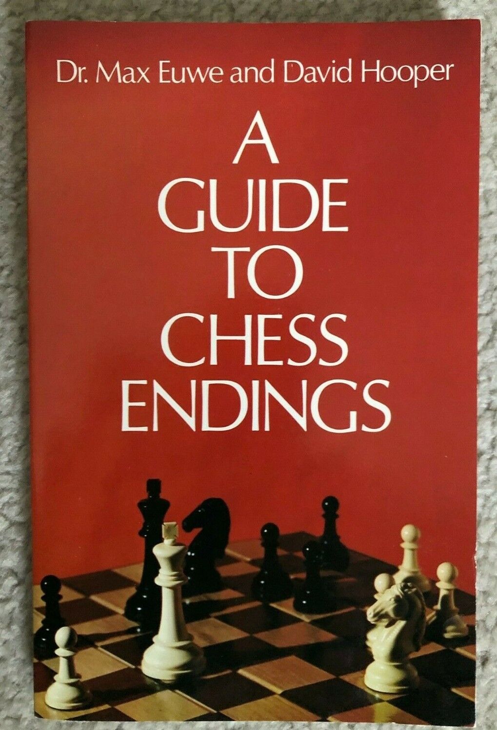 Chess Book - A Guide to Chess Endings Euwe and Hooper Dover