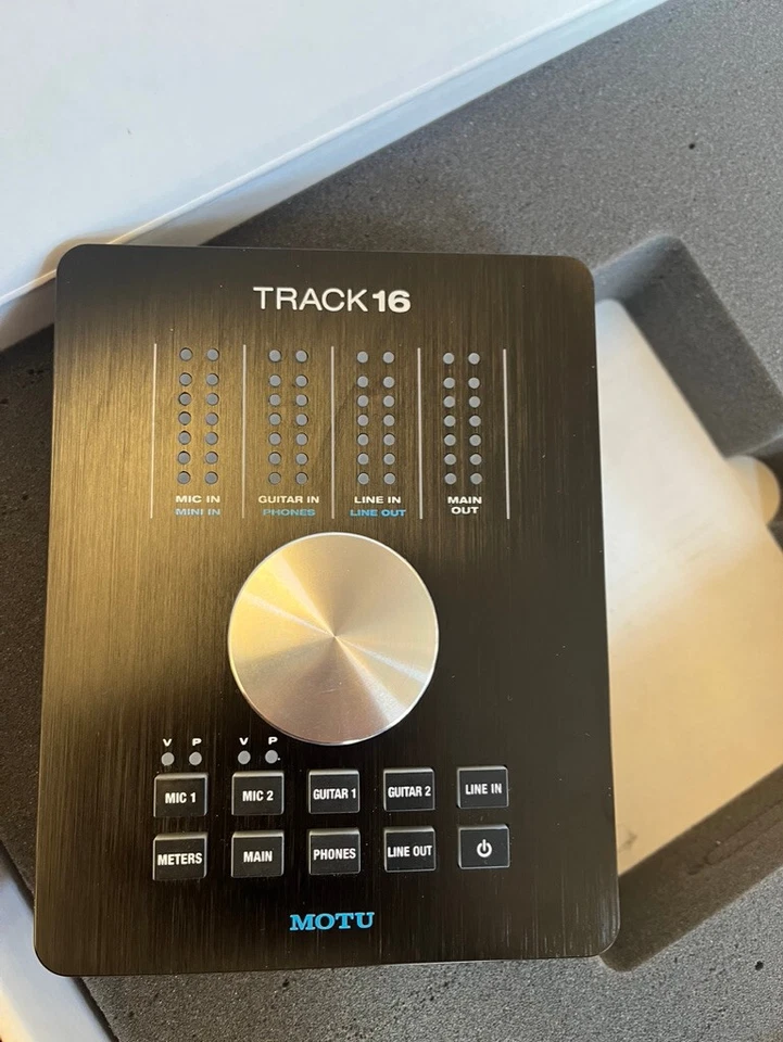 MOTU Track 16 Mikrofonvorverstärker, USB and Firewire hybrid audio interface - Bild 4 von 4