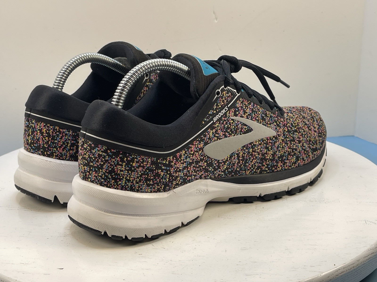 BROOKS LAUNCH 5 Cosmic Rainbow Speck Running Trail/road Shoes Womens Size 9 Nice image 4