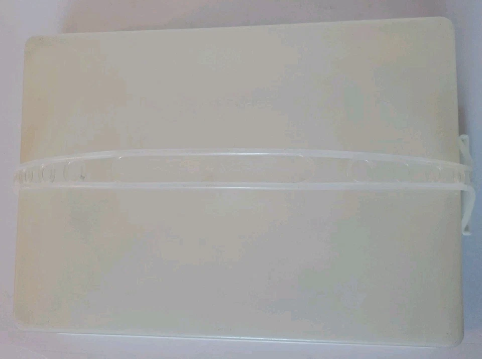 Pyrex Portable 702-PC, 2 Qt 2L Glass Casserole & Plastic Lid W/Insulated Carrier - Image 3 of 4