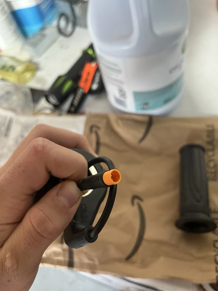 E Bike Full Twist Throttle with Male Connecter 3 Pin Waterproof Plug - Image 2 of 3