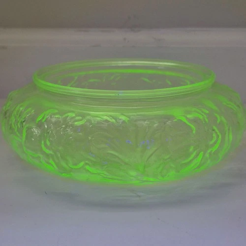 Antique Anchor Hocking Vintage Uranium Glass Bowl No Lid