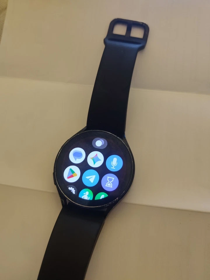 Samsung Galaxy Watch4, photo 1 of 5
