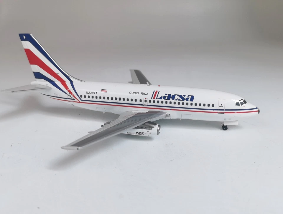 Lacsa / Boeing B737-200 / N239TA / EAV239TA / 1:200 - Image 3 of 4