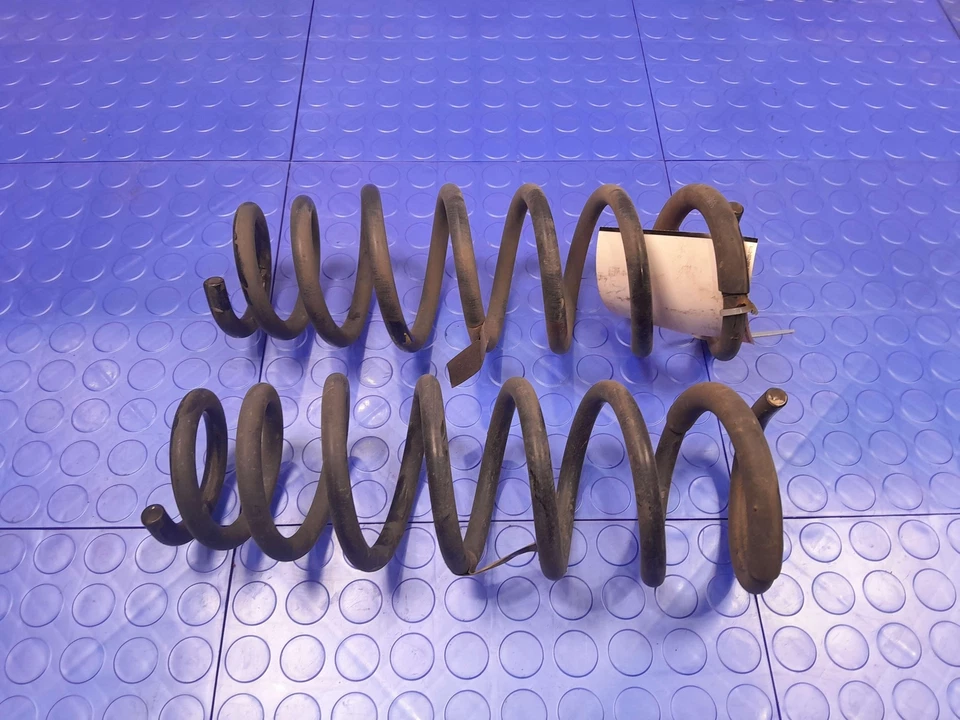 Juego de dos muelles helicoidales de suspensión trasera Kia Optima 2016-2020 OEM 55350D5500 Foto 2 de 3