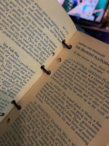 HANDY Book Young Folks Handy Kits A-J Ring-bound Cooperative Rec Service - Picture 3 of 4