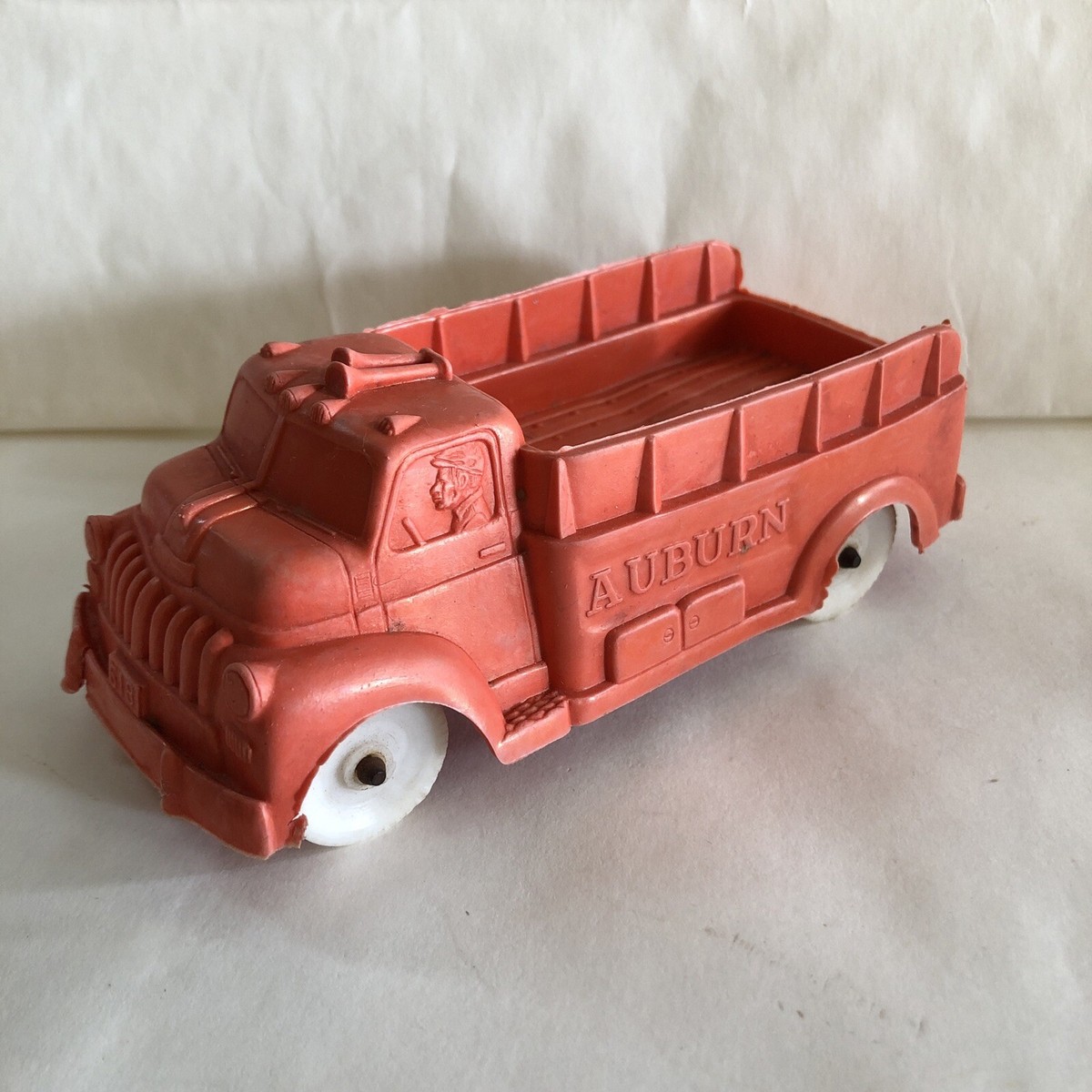 2024新商品 Rubber Auburn 1950s Vintage Co White #518 Truck Delivery 自動車