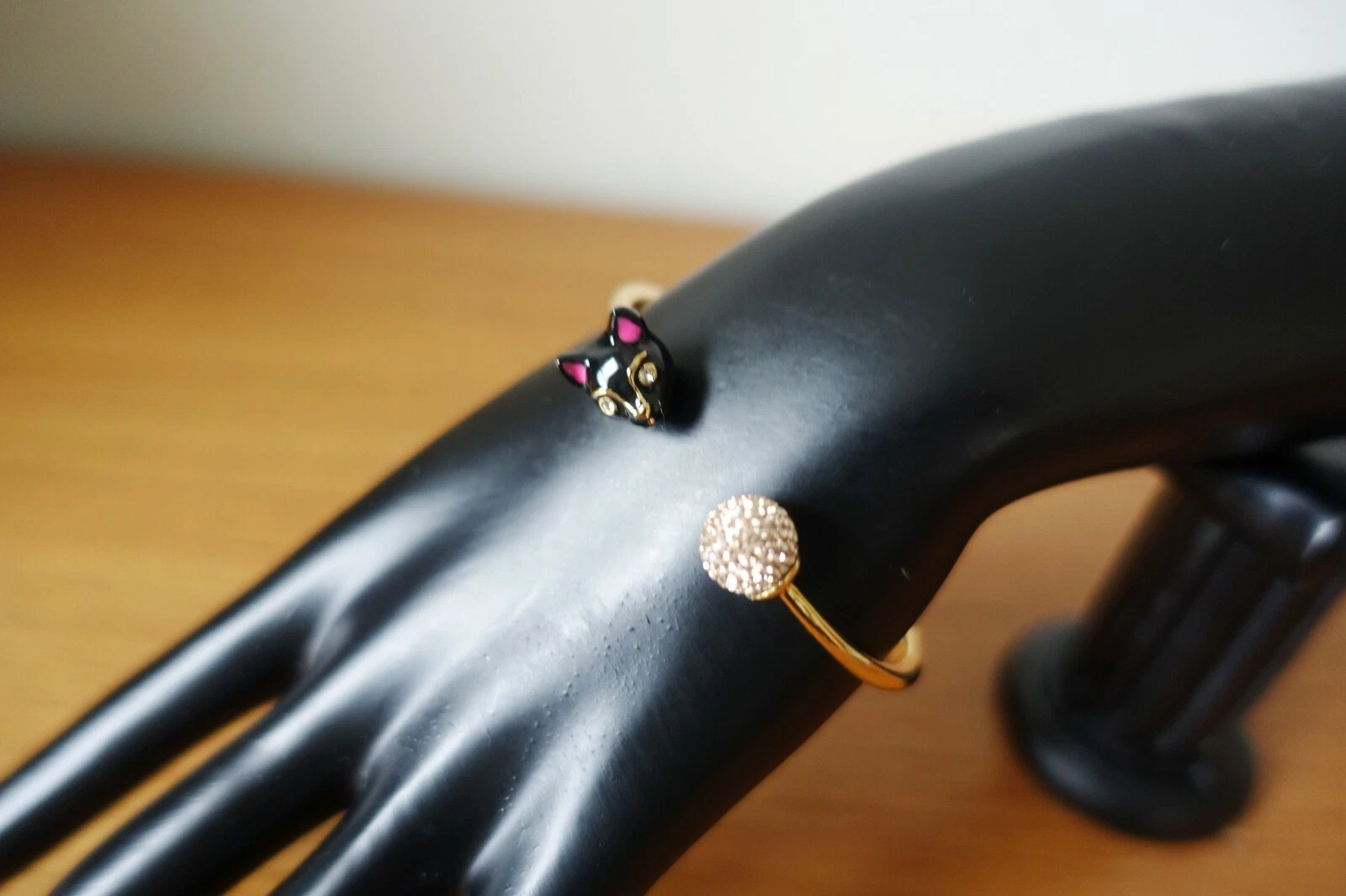 BRACCIALE CON CERNIERA KATE SPADE HO GATTO. Nuovo con etichetta