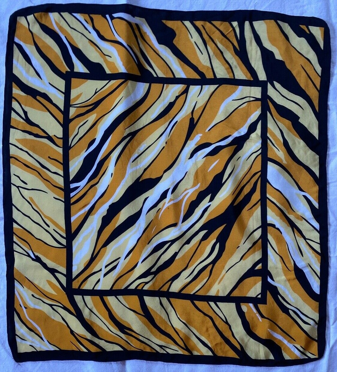 Foulard homme en soie bleu pois blancs