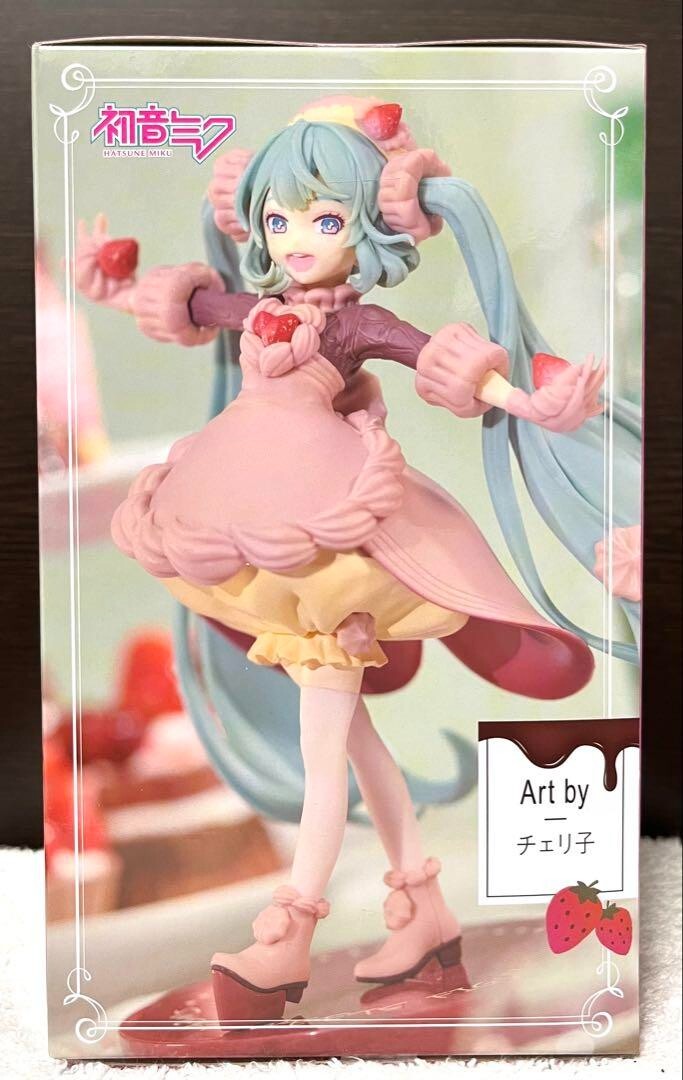 Furyu Hatsune Miku Figure SweetSweets Series Strawberry chocolate