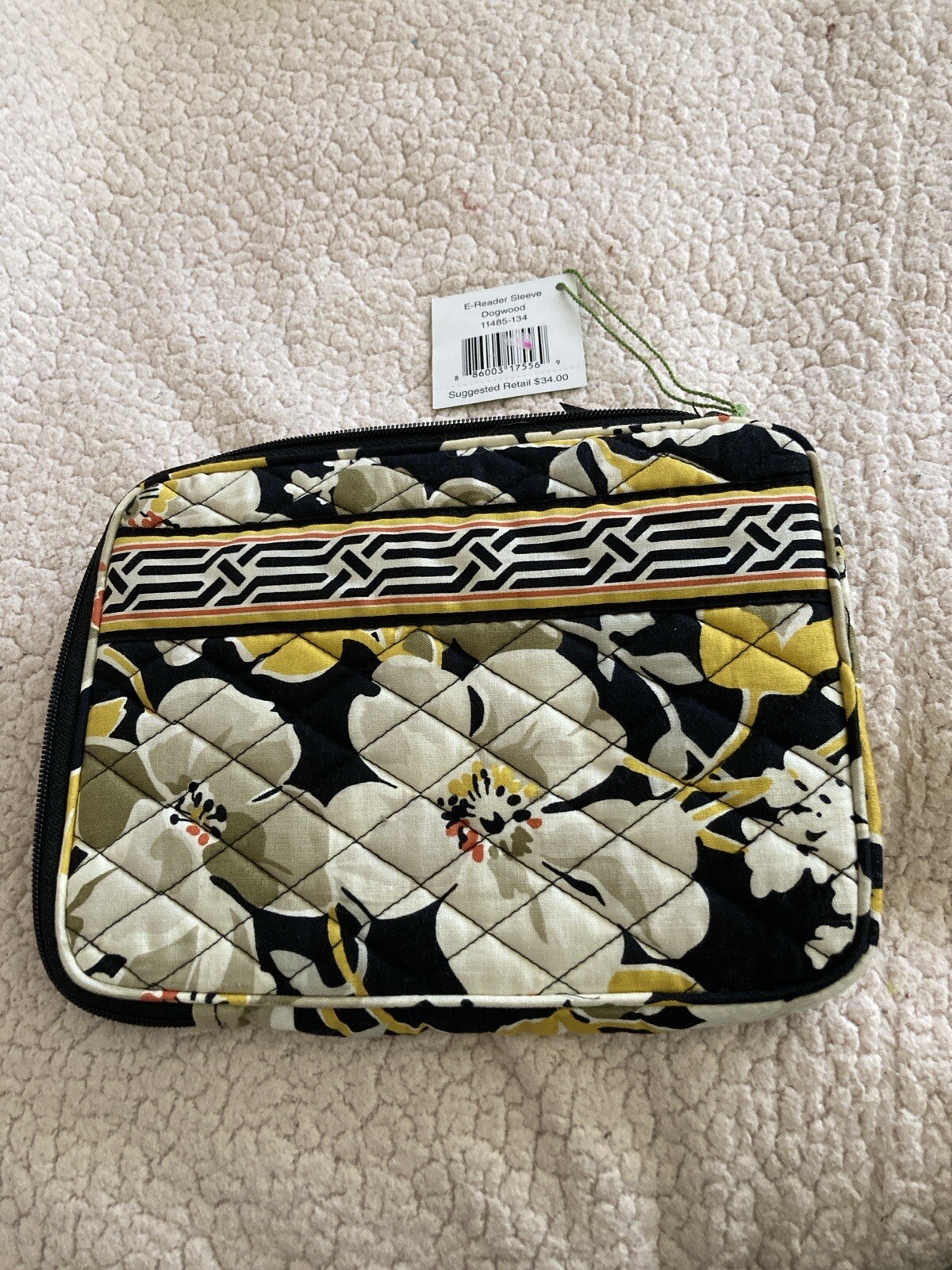 Vera Bradley Dogwood E-Reader Sleeve New With Tags NWT  -image
