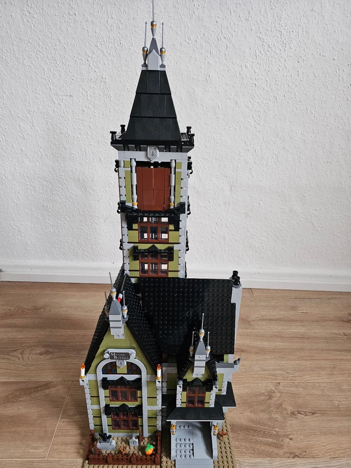 LEGO Icons 10273 Haunted House, Foto 2 von 5