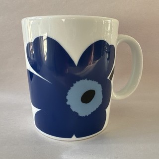 Marimekko Oiva Unikko Mug Cup Blue White Stoneware Floral 4" tall 4" wide 2005