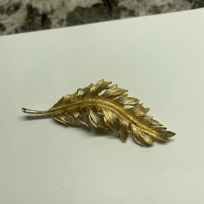 Signed Coro 1961 Leaf Vintage Gold Tone Brooch / Pin