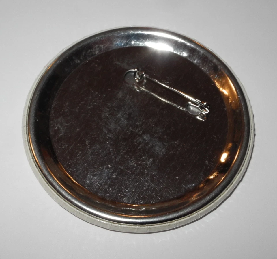 1976 NEW YORK YANKEES WE'RE # ONE WORLD CHAMPIONS SOUVENIR PIN COIN TOKEN BUTTON - Image 2 of 2