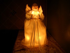 VINTAGE LIGHT UP ANGEL TREE TOPPER PORCELAIN HEAD/HANDS, CREAM, GOWN, PEARLS