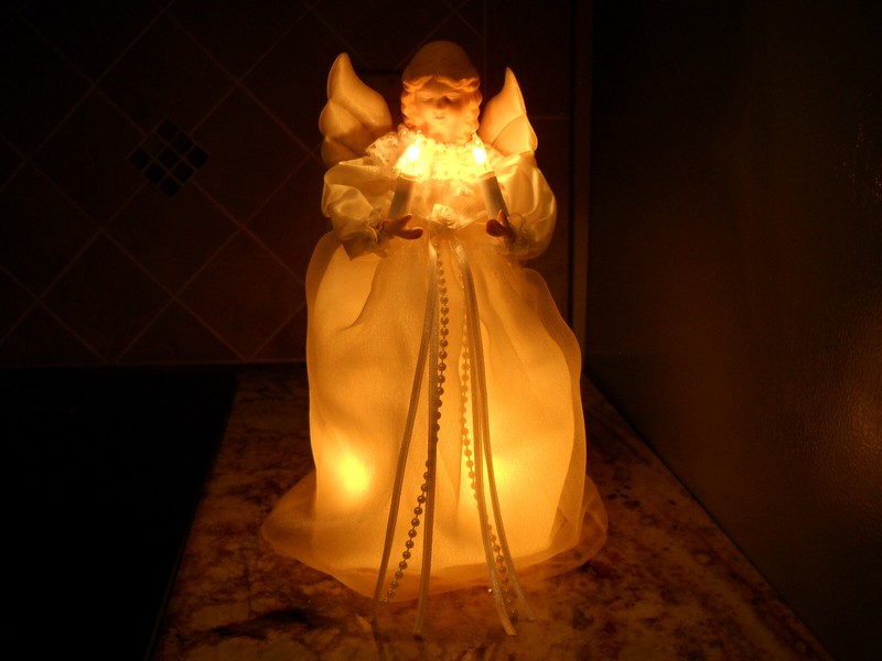 VINTAGE LIGHT UP ANGEL TREE TOPPER PORCELAIN HEAD/HANDS, CREAM, GOWN, PEARLS