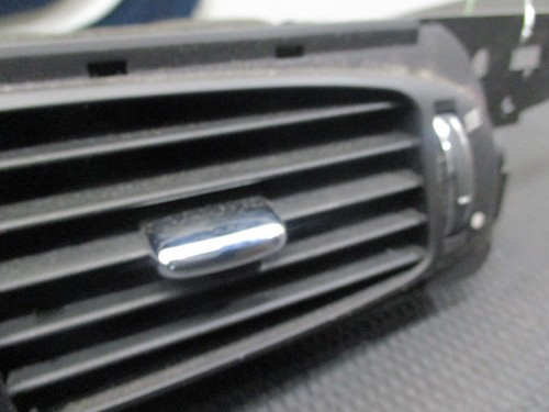 2006 Jaguar XJ8 - Center Mount Dash Vent - Picture 11 of 20