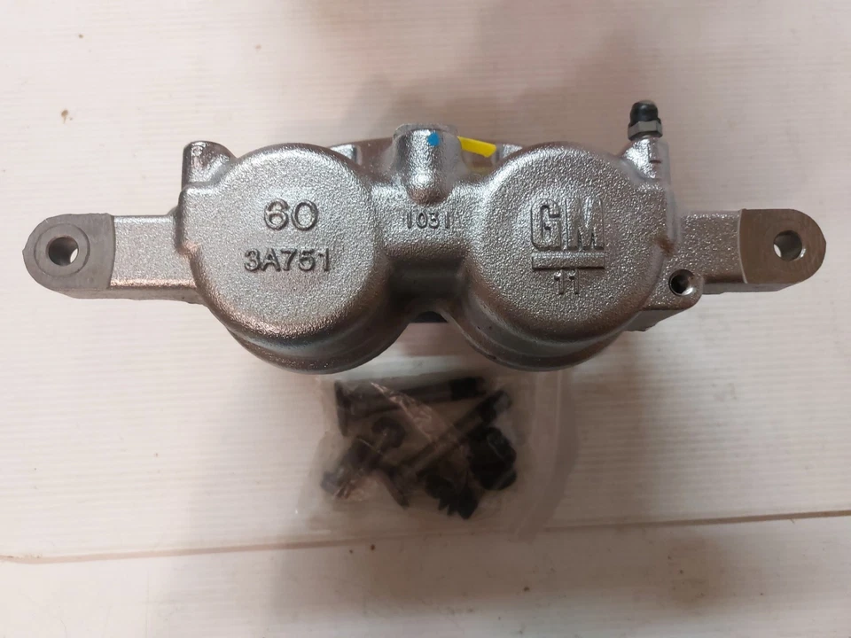 2020-25 Chev GMC Silverado Sierra 2500/ 3500HD Left Front Caliper, GM 13543458 - Image 4 of 4