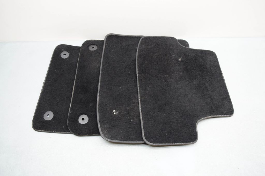 Juego alfombrillas coche Volkswagen T-Roc 2023 2GA863011 ONT40233