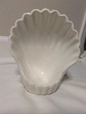 Vintage Royal Haeger #282-46 White Seashell Nautical Popcorn Pottery 9"