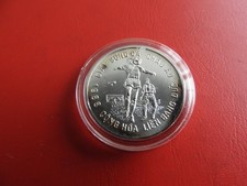 *Selten! Vietnam 100 D&ouml;ng 1988 Silber * Fu&szlig;ball EM 1988 (Schub132)